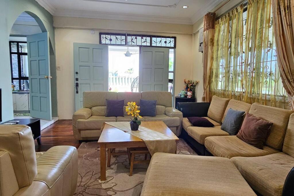 Villa Kenyalang Piasau
